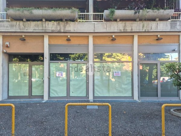 locale commerciale in affitto a Piacenza in zona Stadio