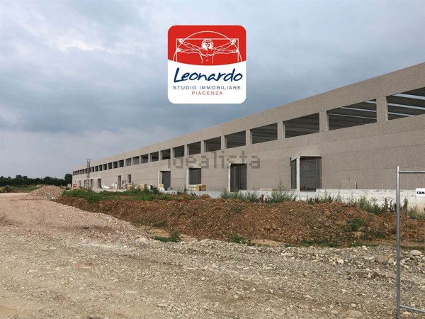 capannone in affitto a Piacenza in zona Mucinasso