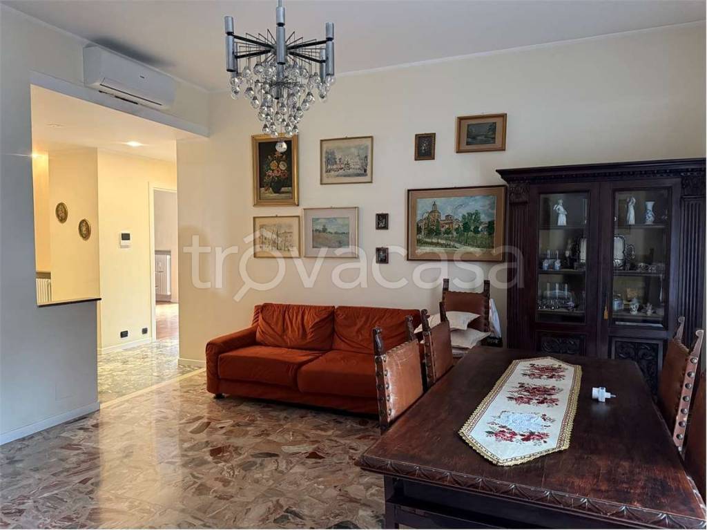 appartamento in affitto a Piacenza in zona Infrangibile