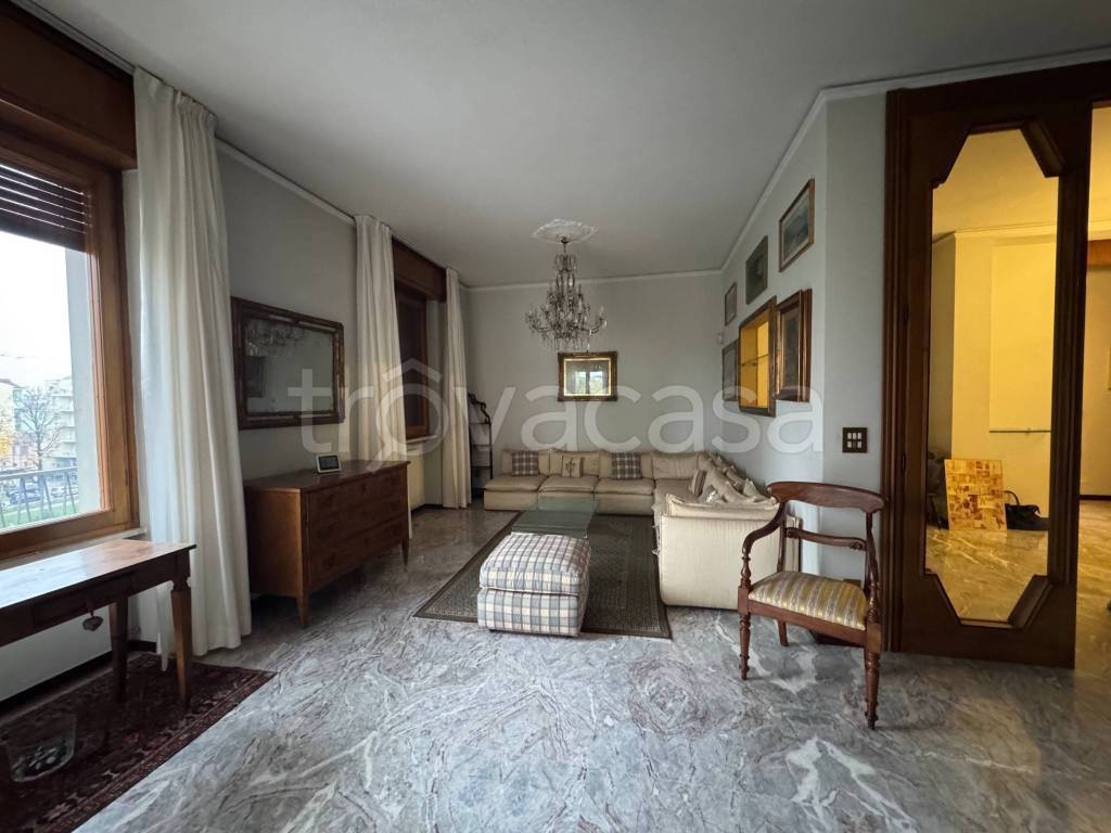 appartamento in affitto a Piacenza