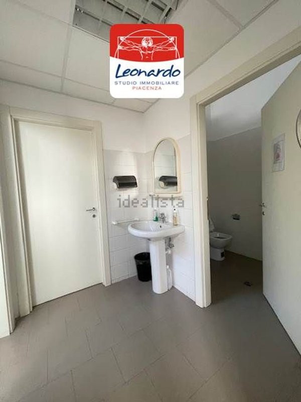 ufficio in affitto a Piacenza in zona Veggioletta