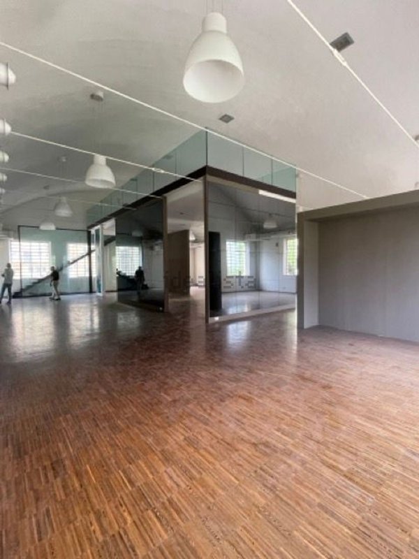 negozio in affitto a Piacenza in zona Stadio