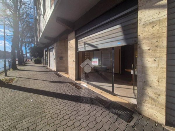 negozio in affitto a Piacenza