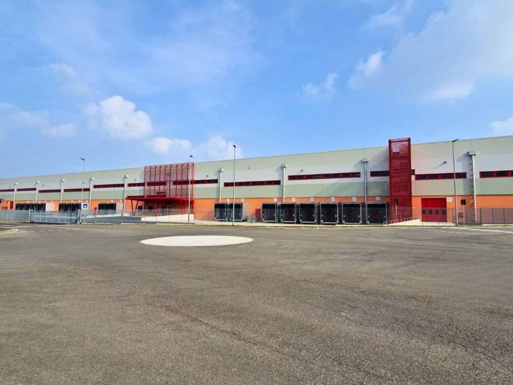 locale commerciale in affitto a Piacenza in zona Mucinasso