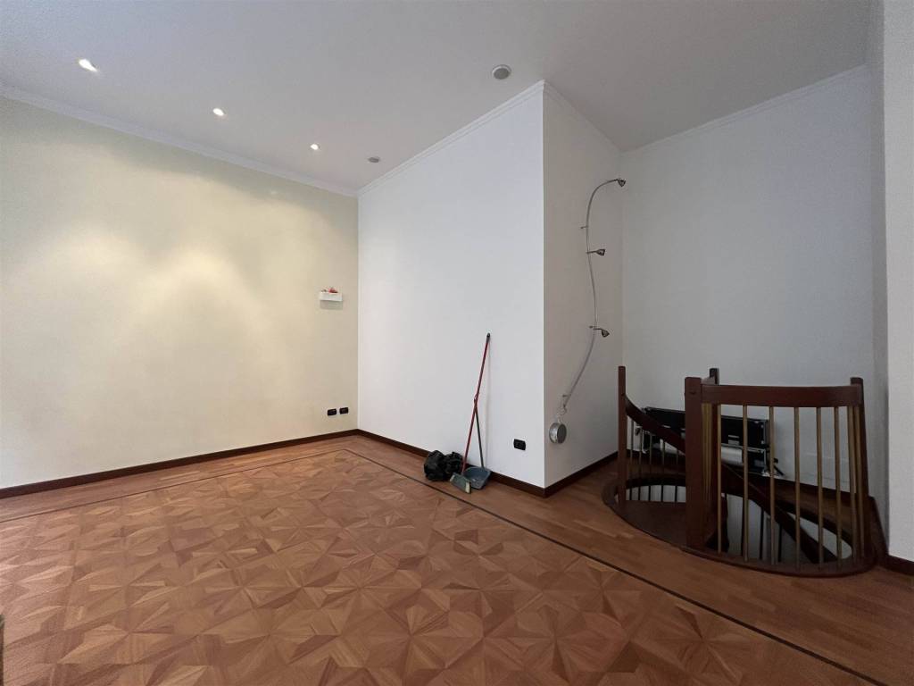 negozio in affitto a Piacenza in zona Centro Storico