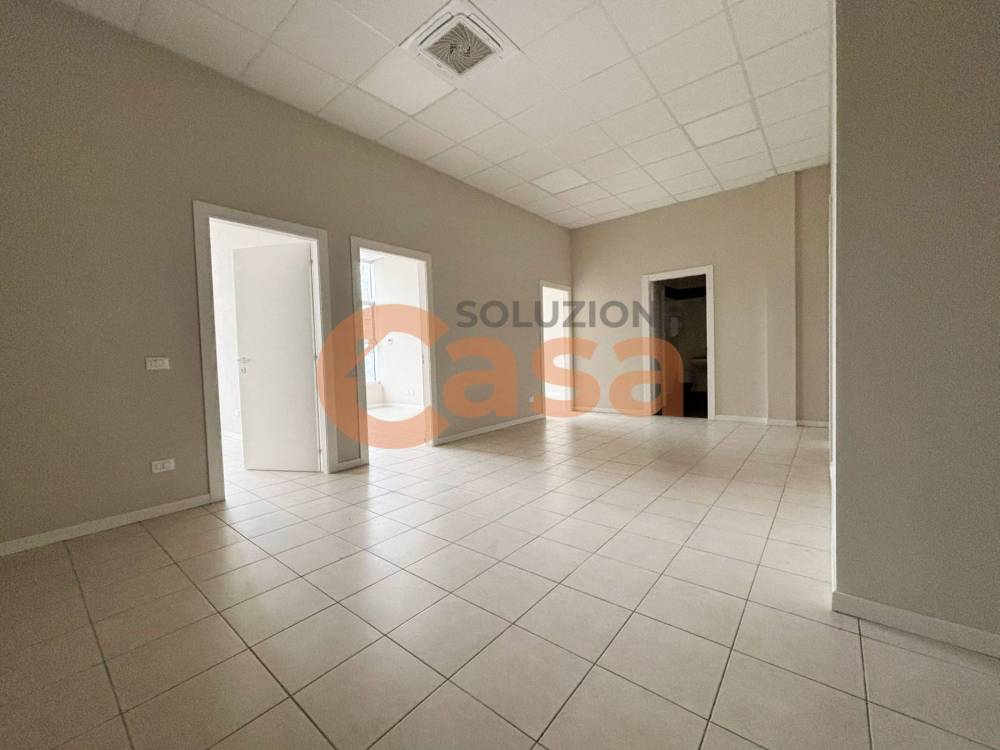 ufficio in affitto a Piacenza in zona Stadio