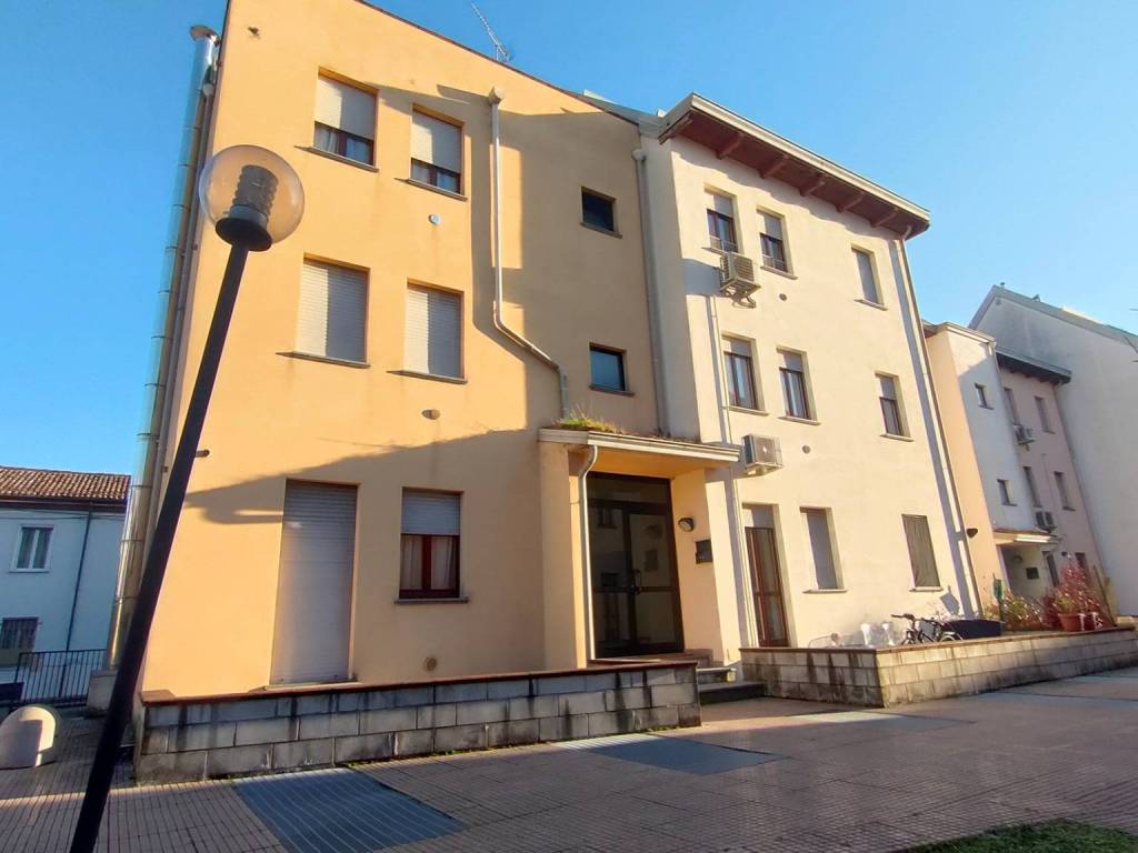 appartamento in affitto a Piacenza in zona Caorsana