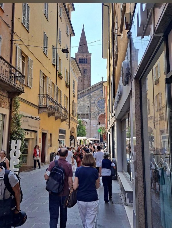 negozio in affitto a Piacenza in zona Centro Storico
