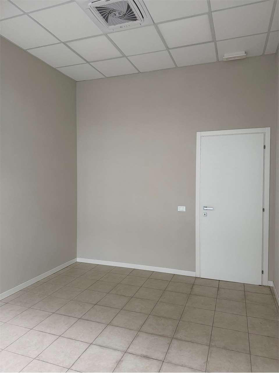 ufficio in affitto a Piacenza in zona Stadio