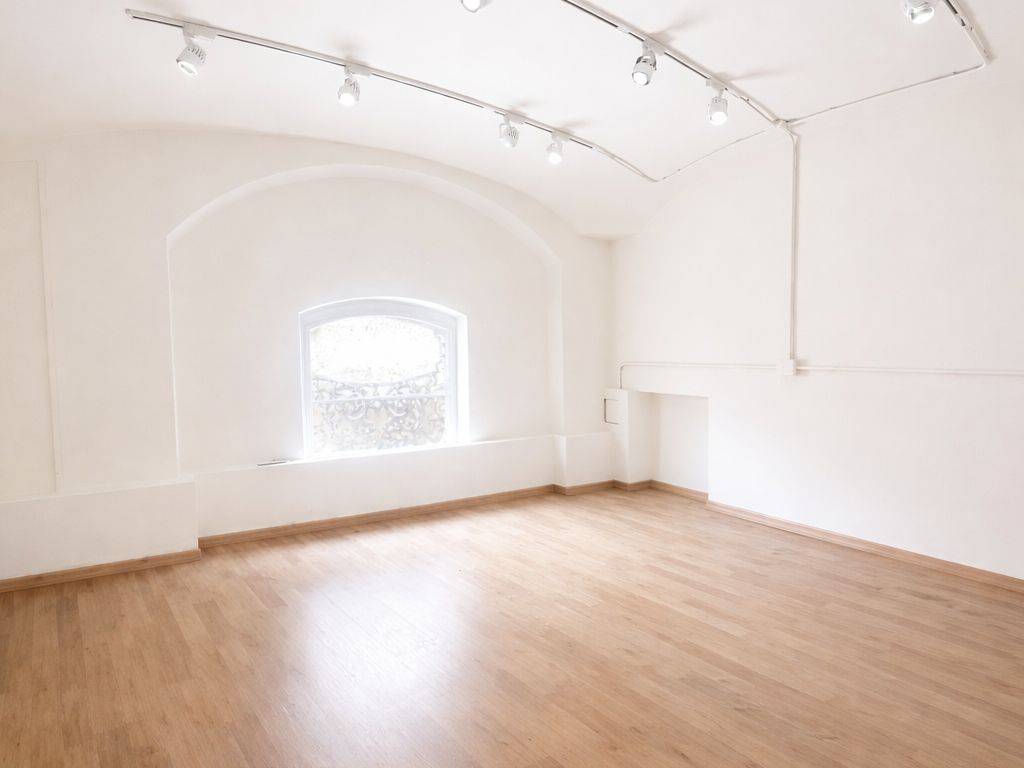 negozio in affitto a Piacenza