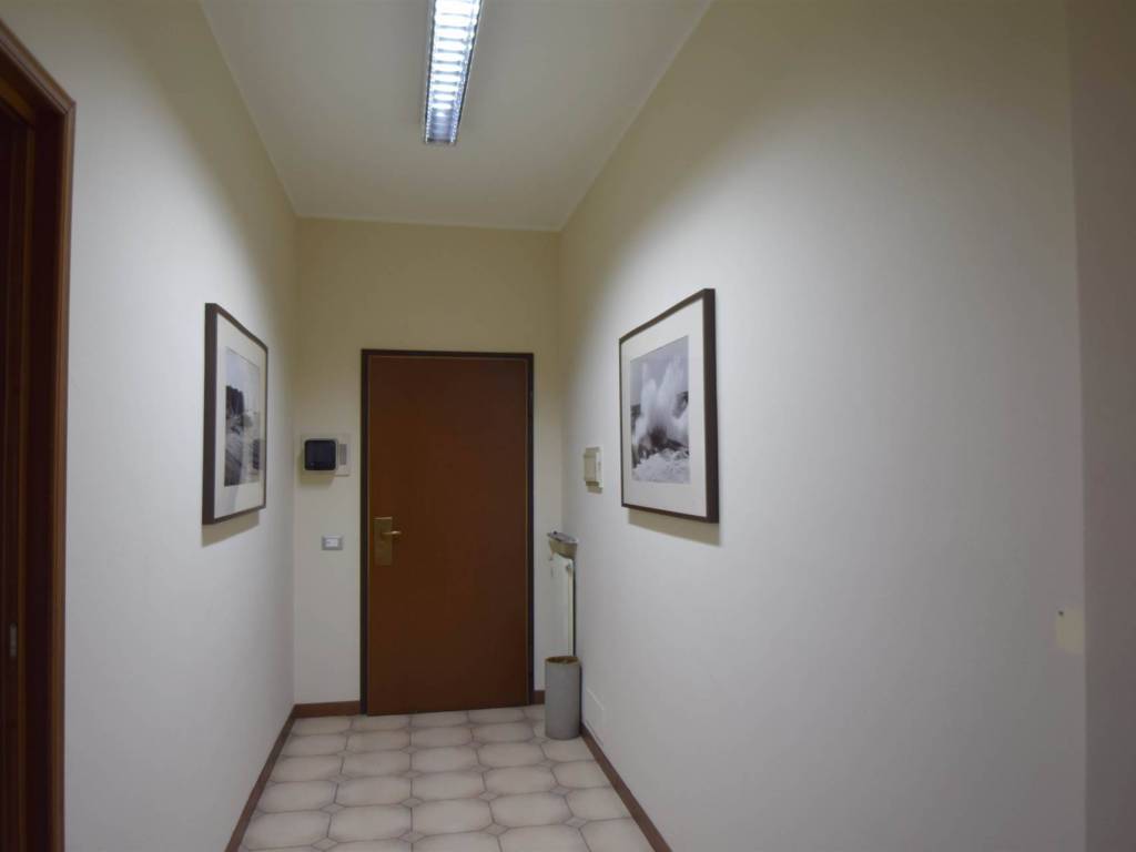 ufficio in affitto a Piacenza in zona Infrangibile