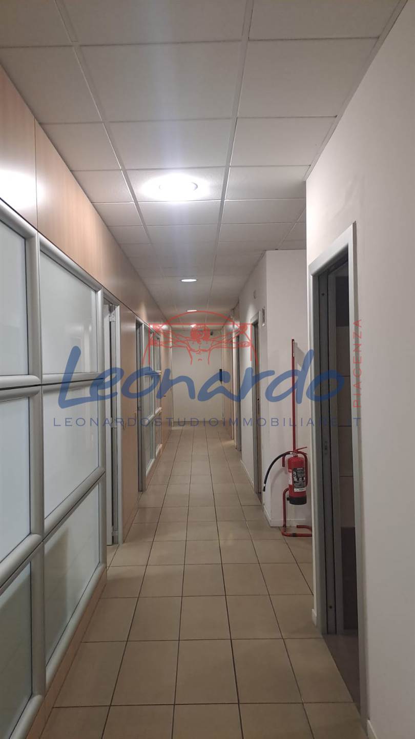 ufficio in affitto a Piacenza in zona Caorsana
