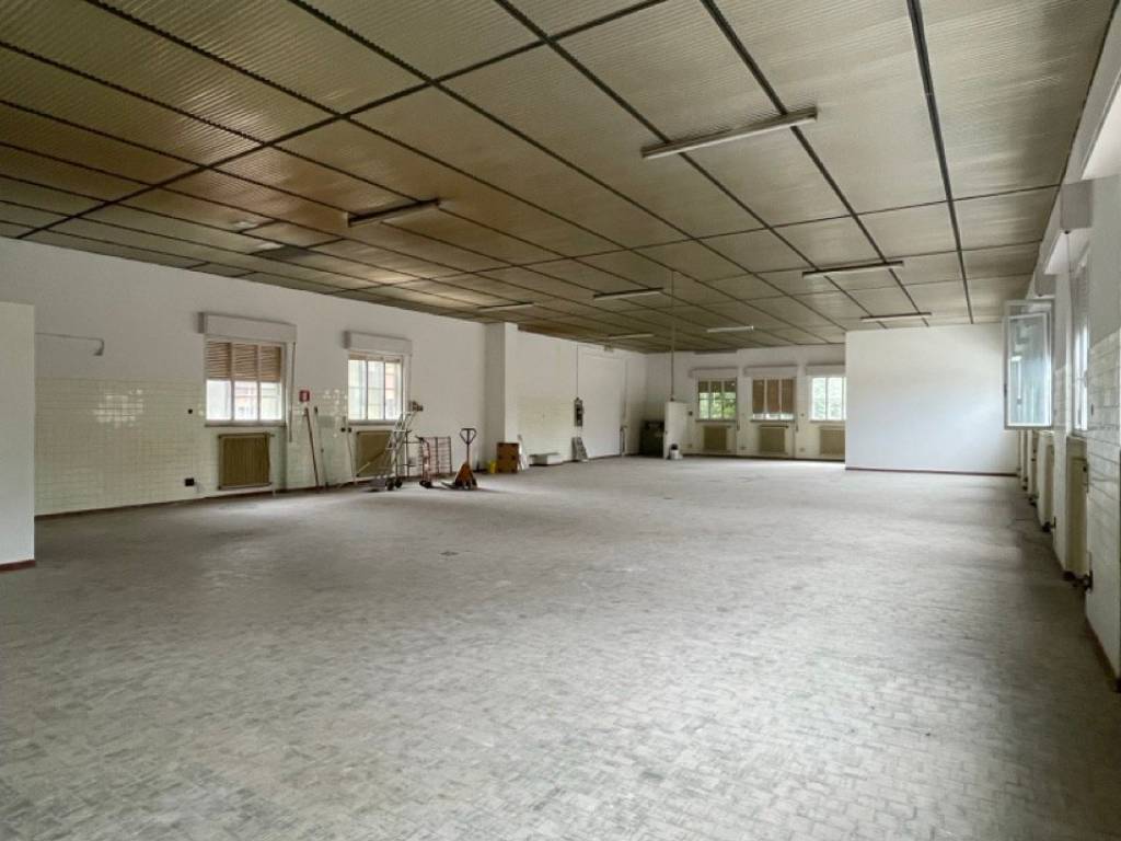 negozio in affitto a Piacenza in zona San Bonico