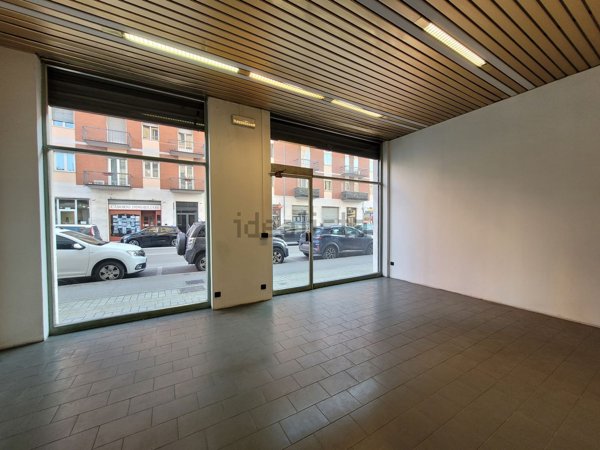 negozio in affitto a Piacenza in zona Belvedere / Quartiere Duemila