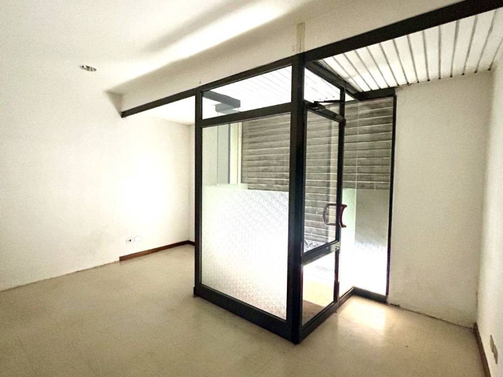 negozio in affitto a Piacenza