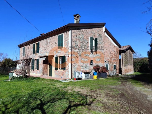 casa indipendente in affitto a Piacenza in zona Borgotrebbia