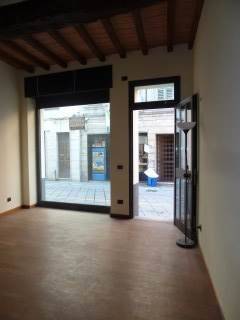 negozio in affitto a Piacenza in zona Centro Storico