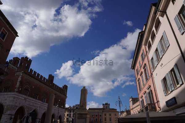 appartamento in affitto a Piacenza in zona Centro Storico