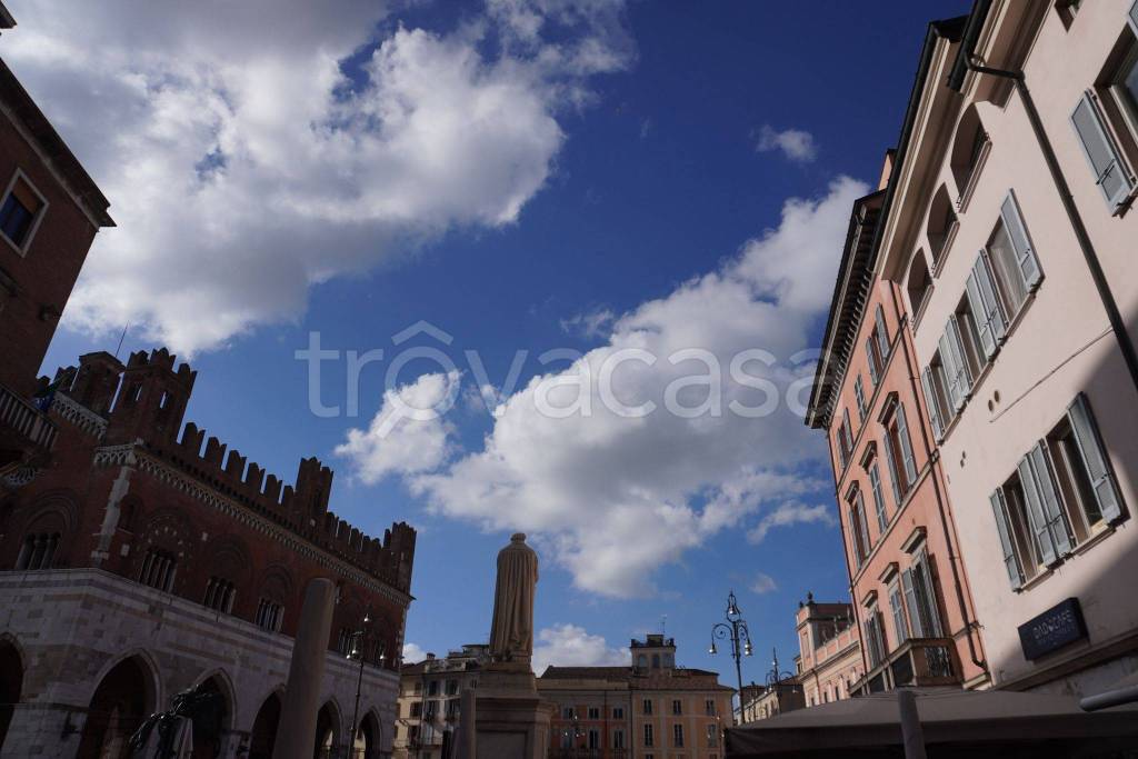 appartamento in affitto a Piacenza in zona Centro Storico