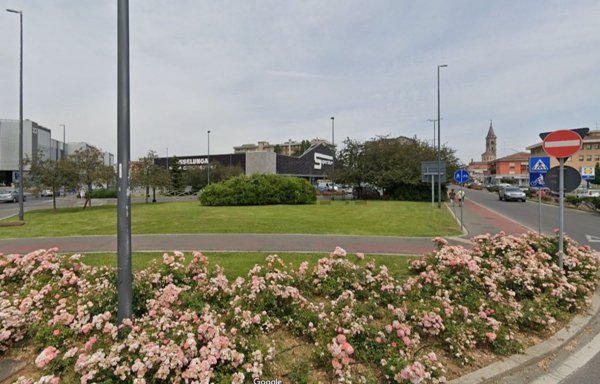 ufficio in affitto a Piacenza in zona Baia del Re