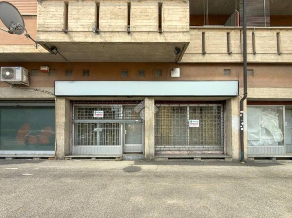 negozio in affitto a Piacenza