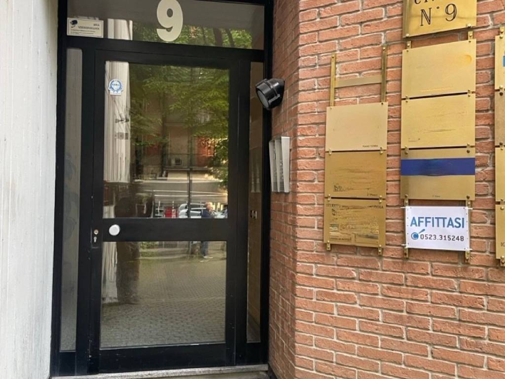 ufficio in affitto a Piacenza in zona Caorsana