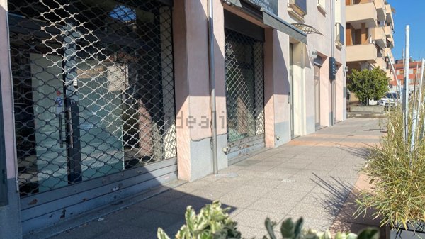 locale commerciale in affitto a Piacenza in zona Belvedere / Quartiere Duemila