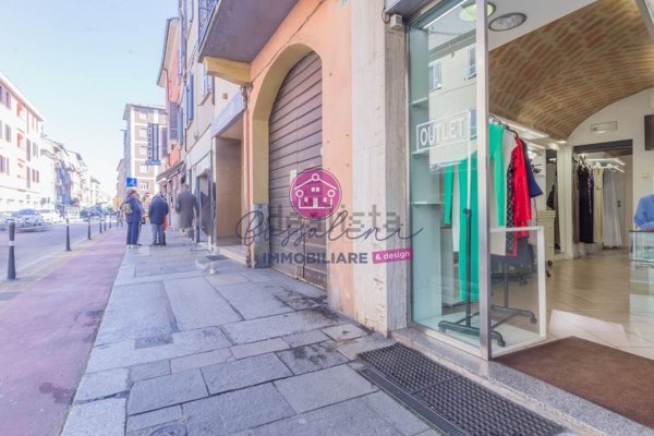 negozio in affitto a Piacenza in zona Centro Storico