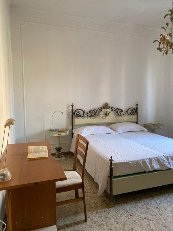 negozio in affitto a Piacenza in zona Barriera Genova