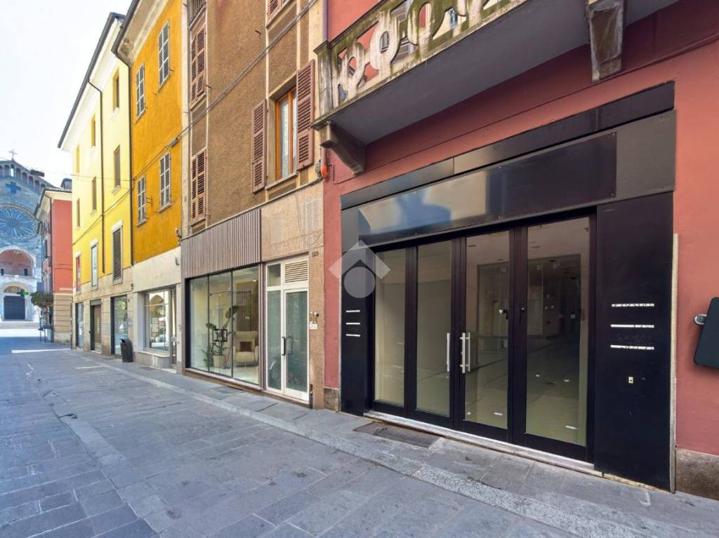 negozio in affitto a Piacenza in zona Centro Storico