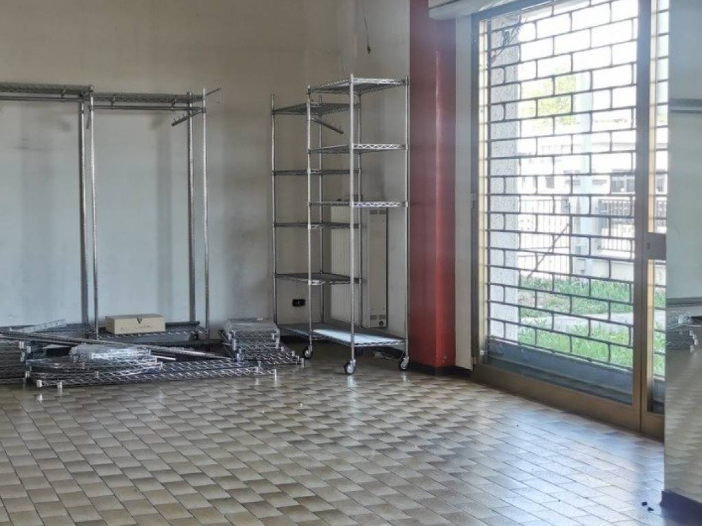 negozio in affitto a Piacenza in zona Veggioletta