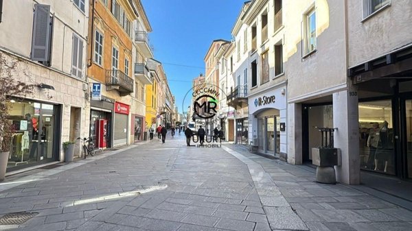 negozio in affitto a Piacenza in zona Centro Storico