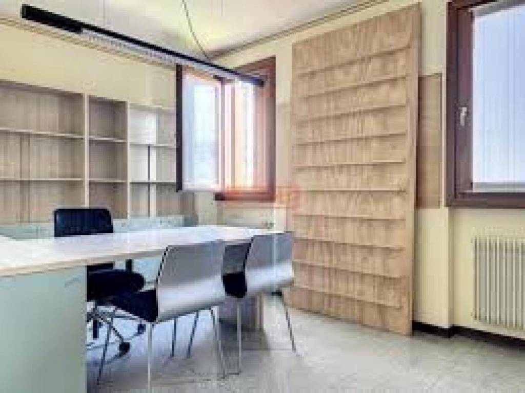 ufficio in affitto a Piacenza in zona Centro Storico