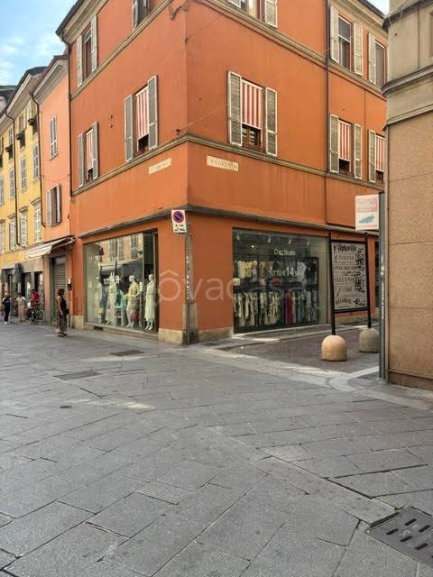 negozio in affitto a Piacenza in zona Centro Storico