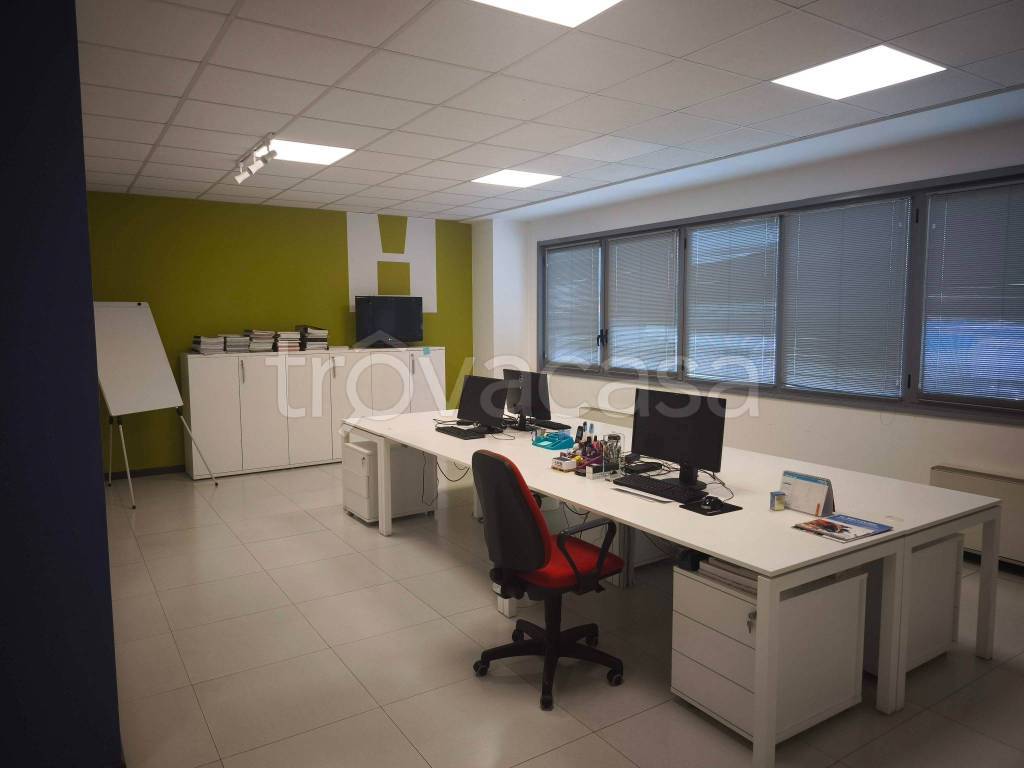 ufficio in affitto a Piacenza in zona Montale