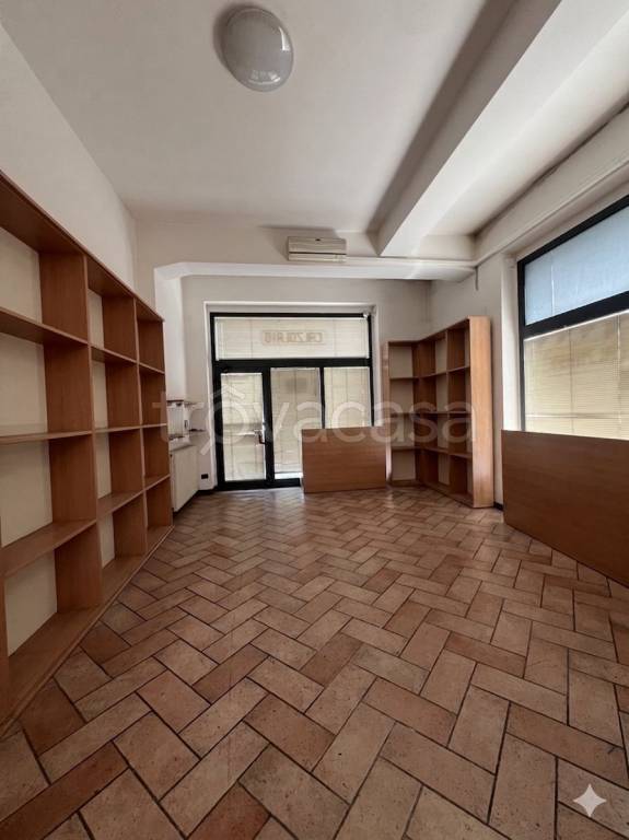 negozio in affitto a Piacenza in zona Belvedere / Quartiere Duemila
