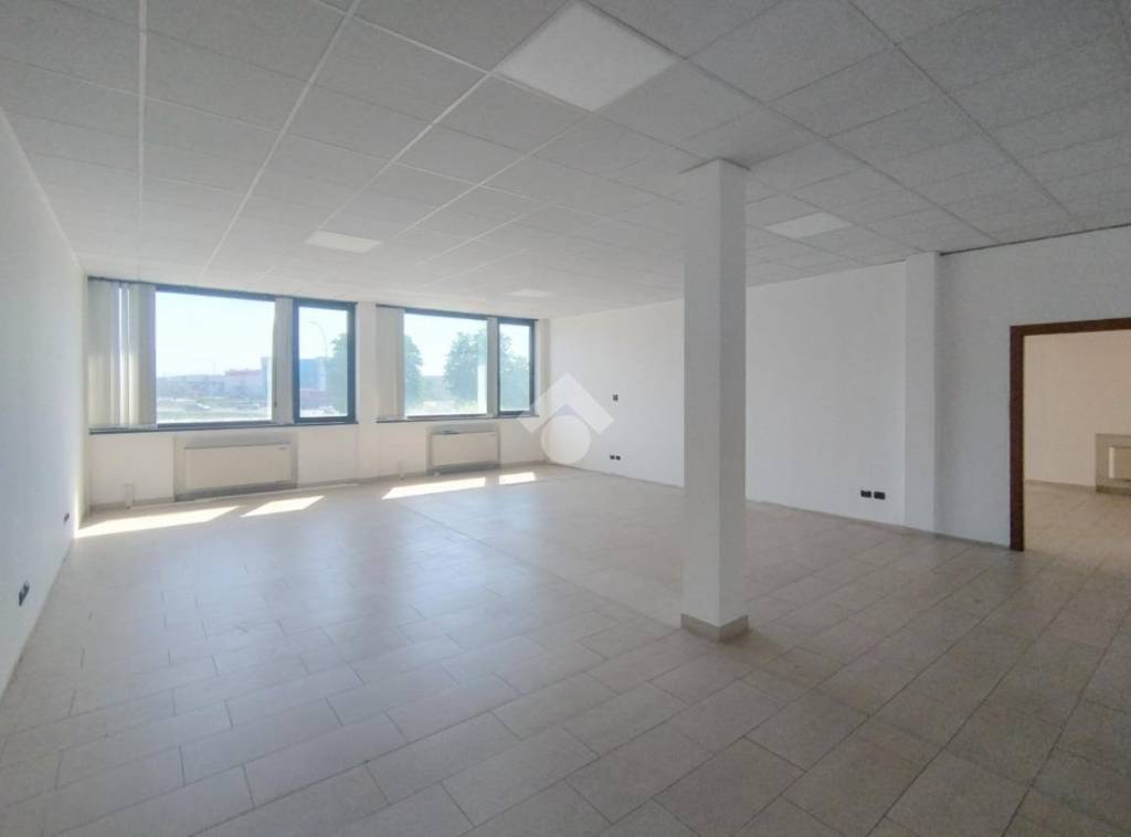 ufficio in affitto a Piacenza in zona Montale