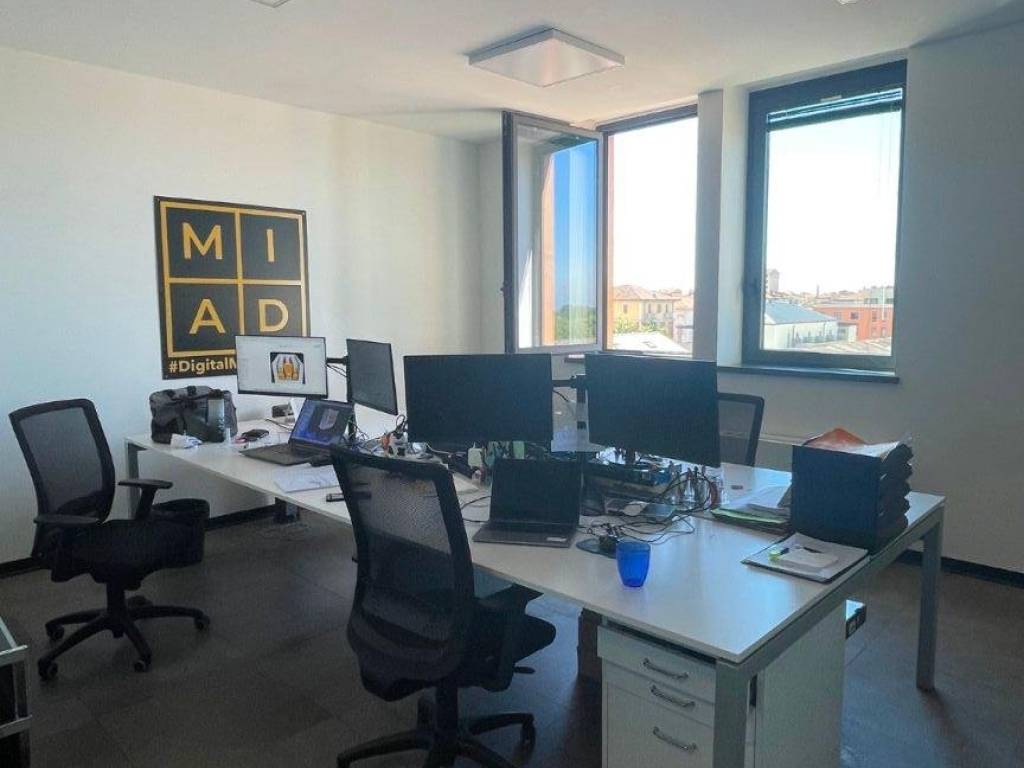 ufficio in affitto a Piacenza in zona Caorsana