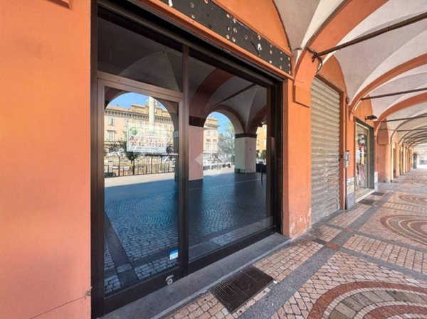 negozio in affitto a Piacenza in zona Centro Storico