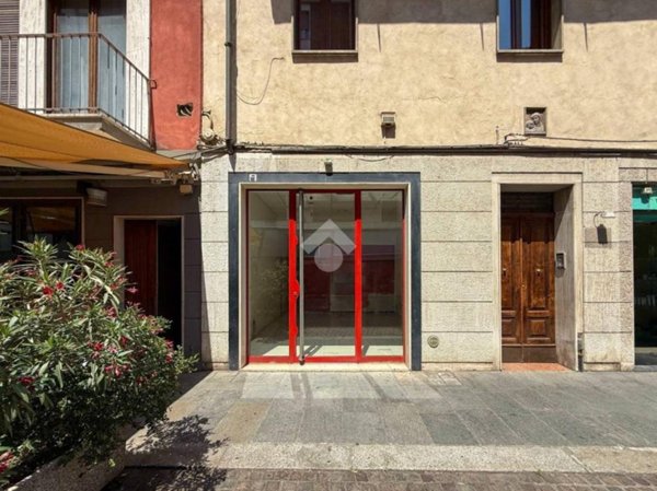 negozio in affitto a Piacenza in zona Centro Storico