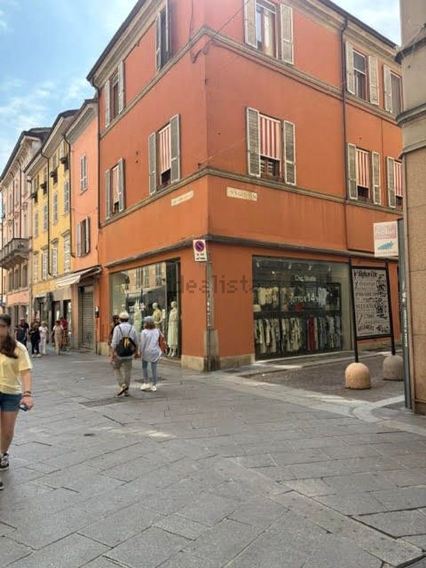 negozio in affitto a Piacenza in zona Centro Storico