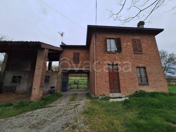 casa indipendente in affitto a Piacenza in zona Mortizza