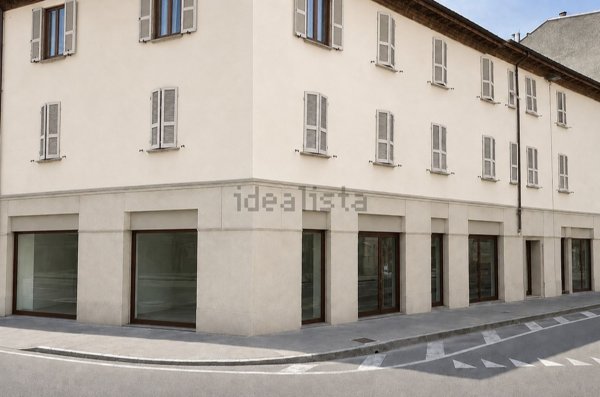 negozio in affitto a Piacenza