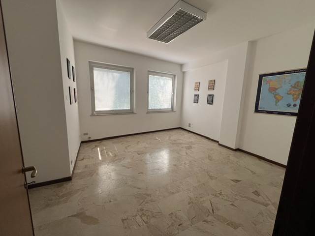 ufficio in affitto a Piacenza in zona Barriera Genova