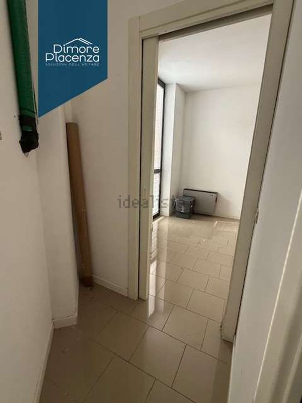 ufficio in affitto a Piacenza in zona Farnesiana