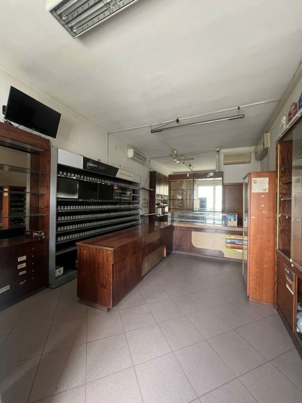 negozio in affitto a Piacenza
