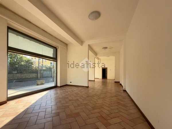 negozio in affitto a Piacenza in zona Belvedere / Quartiere Duemila