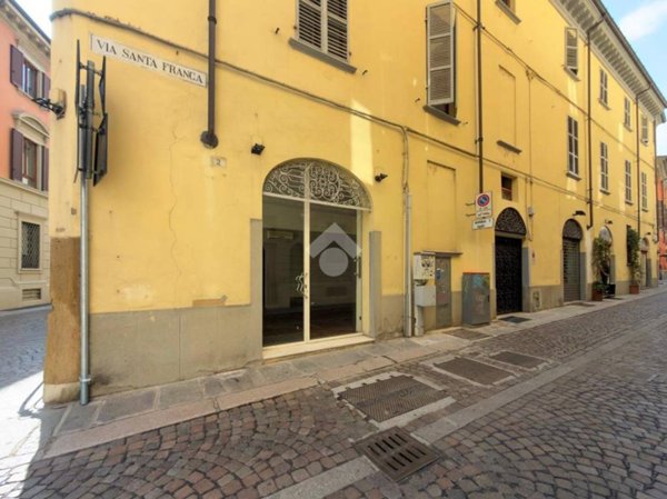 negozio in affitto a Piacenza in zona Centro Storico