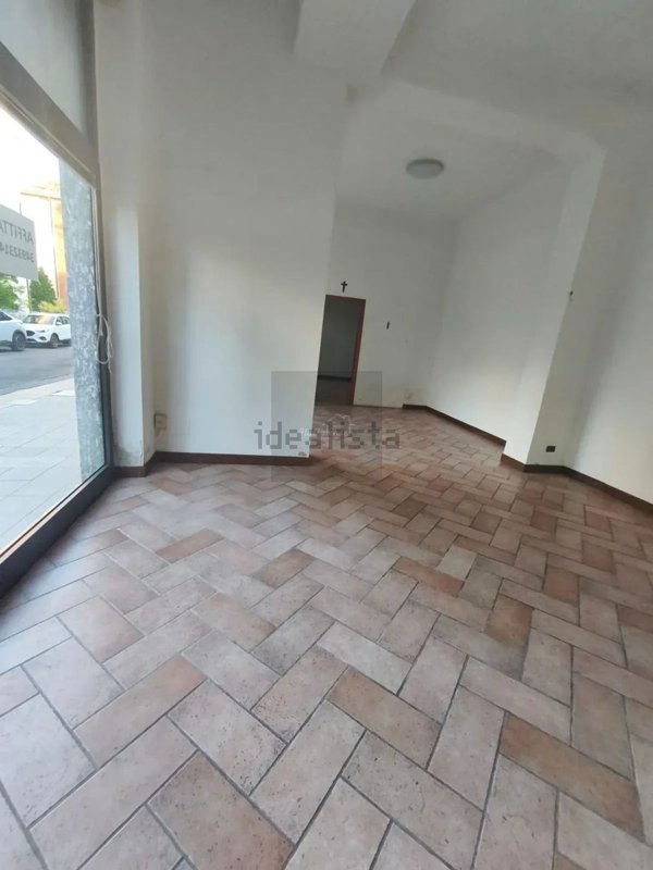 negozio in affitto a Piacenza in zona Belvedere / Quartiere Duemila