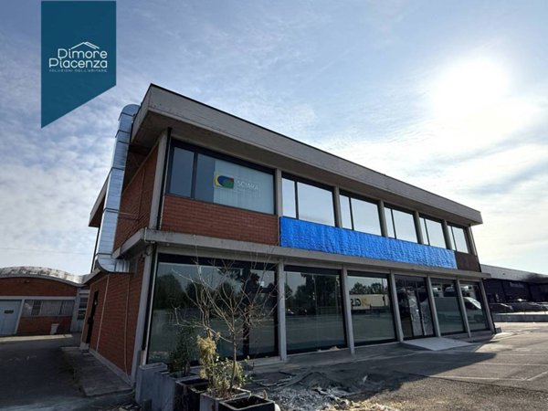 ufficio in affitto a Piacenza in zona Baia del Re
